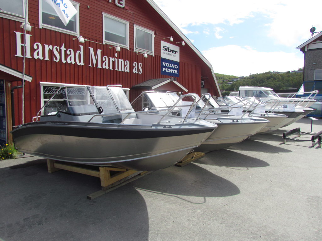 Harstad Marina i nord er forhandler av Silver Boats og Honda Marine.